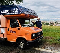 Včerejší foto s rouškou.