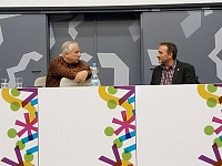 To se fakt nehádáme, jen hovoříme o vážnějších věcech, neb i s těmito se v životě setkáváme :-)