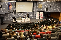 Přišli studenti studia denního, konzultativního i univerzity třetího věku.