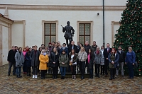 Závěrečné tradiční foto s Albrechtem z Valdštejna (to je ten "černý vzadu" :-))