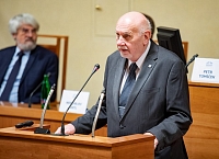 Předseda Ústavního soudu Pavel Rychetský se vyjádřil i poněkud kriticky a přidal několik názorů na zlepšení (např. třístupňová soudní soustava namísto současné 4.st. aj.).