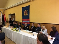Posloucháme proslov starosty SH Pardubického kraje Josefa Bidmona.