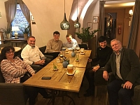 Na fotce chybí Radek Sušil (fotí nás :-)) a přibyl kamarád Vláďa Poucha - vzadu vedle Honzy Jakovce :-)