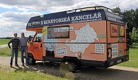 Antlon s novou tváří - i o naší (dnes již legendární Pojízdné senátorské kanceláři) se dočtete v Senátorském zpravodaji roku 2018 :-)