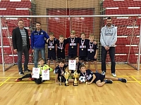 Společná fotografie s vítězným týmem turnaje starších přípravek FK Přelouč. Gratulujeme.