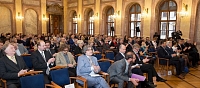 Vzhledem k tomu, že se zaplnil celý sál, přivítal jsem v úvodu všechny v prvních řadách, poté všechny uprostřed - a v neposlední řadě i ty v poslední řadě :-)